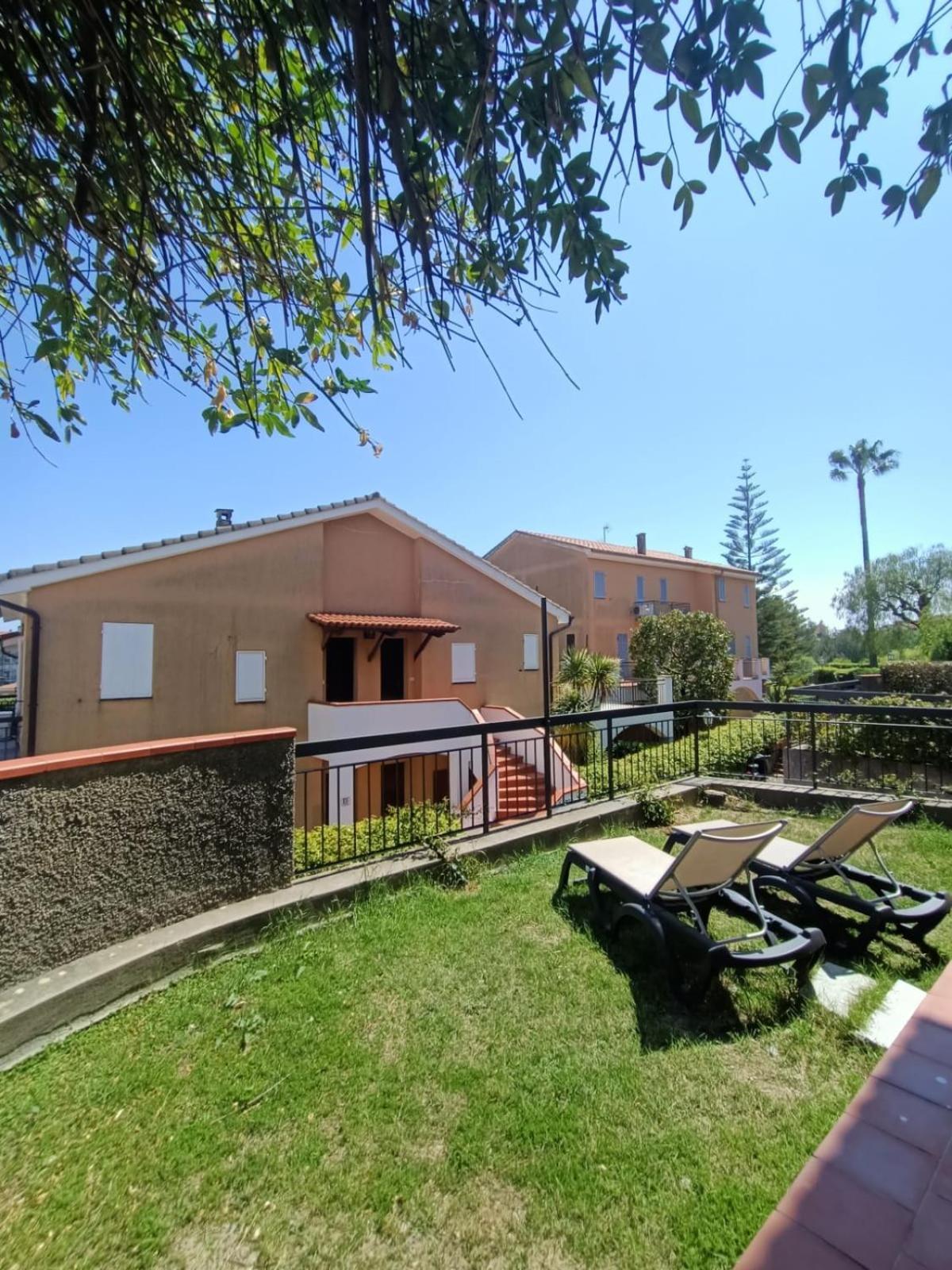 Residence La Meridiana San Bartolomeo Al Mare Extérieur photo